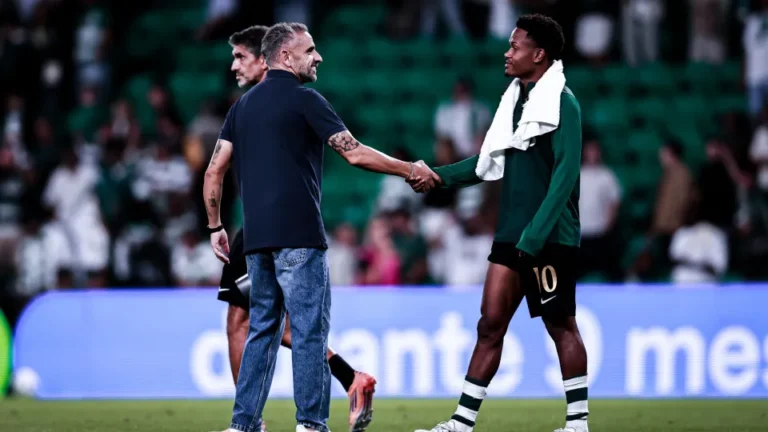 Borges a olhar para o relógio. Melhor versão de Catamo assusta Sporting