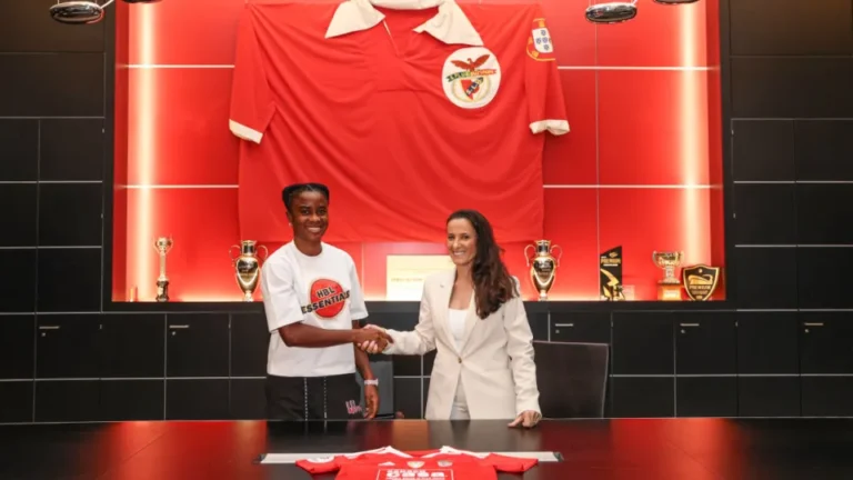 Oficial: Central nigeriana Demehin reforça equipa feminina do Benfica