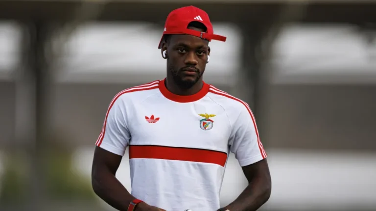 Baixa de peso à vista. Marco Silva com ausência no treino do Benfica